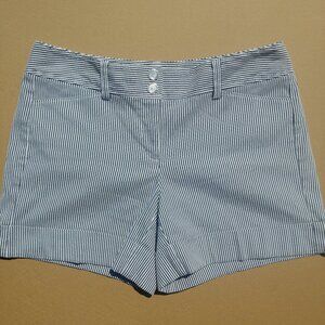 White House Black Market white navy blue striped cottom blend shorts siz…